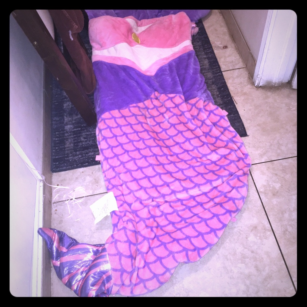 Big mermaid blanket with mermaid pillow